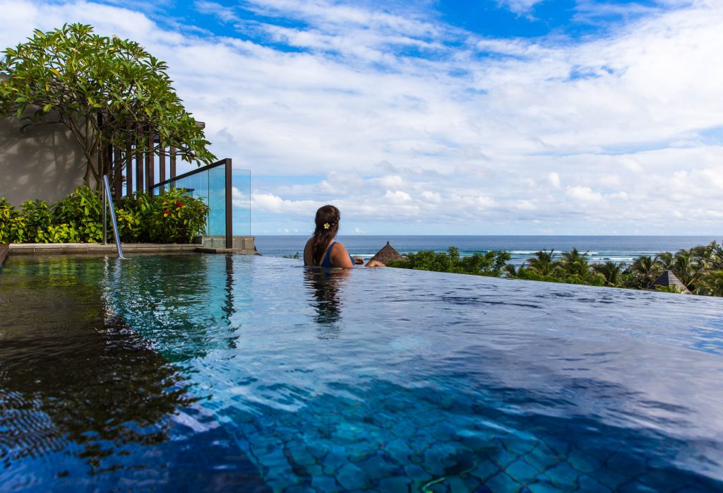 BlueSkyTraveler.Bali_.InfinitiPoolRitz
