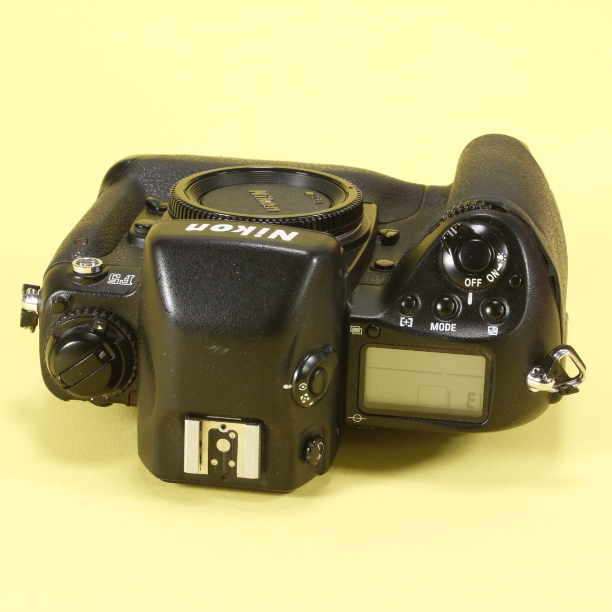 Nikon F5 Camera with DP-30 Prism and L-Bracket | Blue Moon