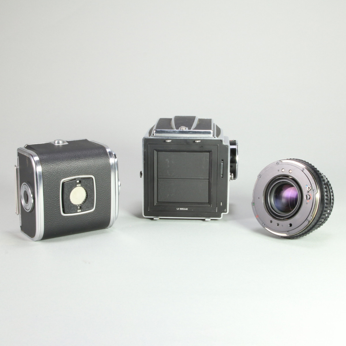 Hasselblad 500C/M・Planar 80mm f/2.8 HAS-RH1274257_002_1800x1800.