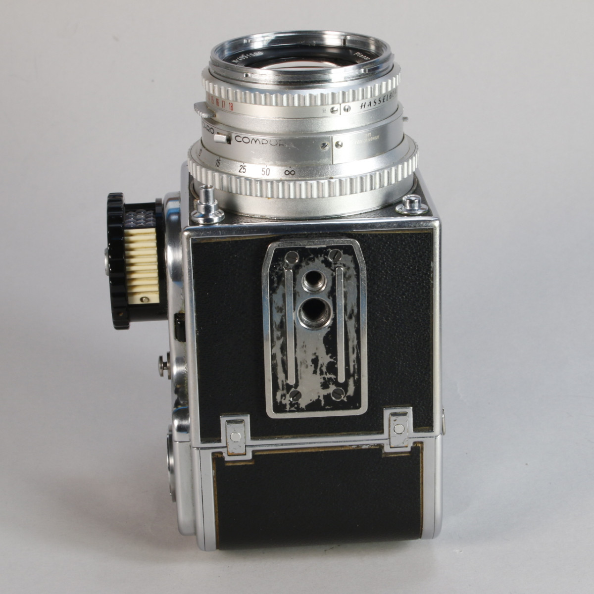 Hasselblad 500C Camera with Carl Zeiss 80mm f2.8 C Lens and 12 Back