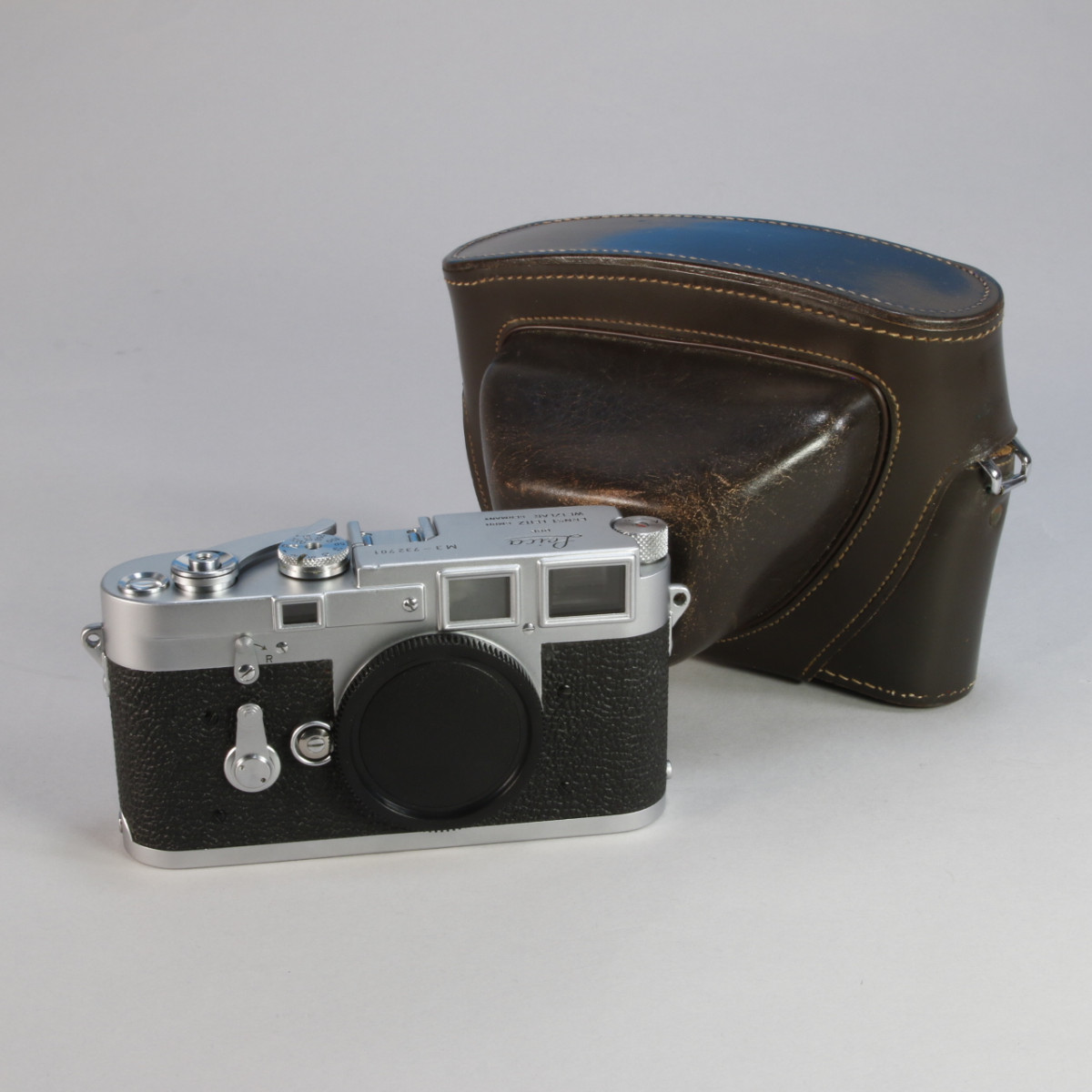 LEICA M3 2ストローク ／マットBKボディリペイントOH済 委託】Leica(ライカ) M3 (2ストローク) 78万台 (NI-3681