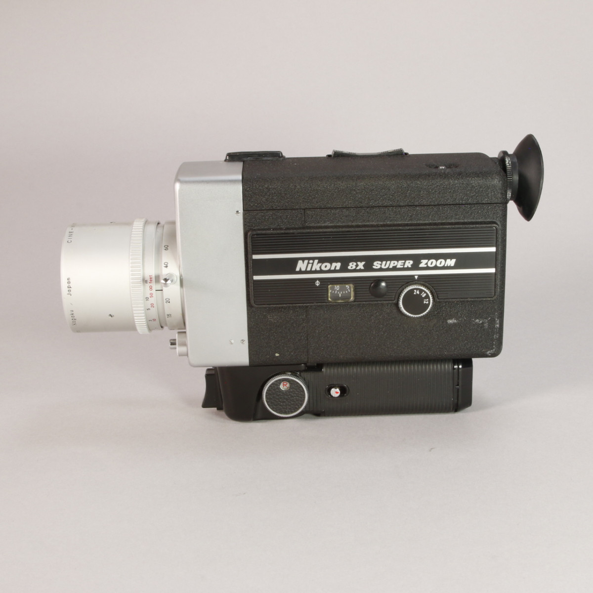 【可動品】Nikon 8X SUPER ZOOM super8フィルム Nikon 8x Super Zoom Super 8 Movie Film Camera With New Roll
