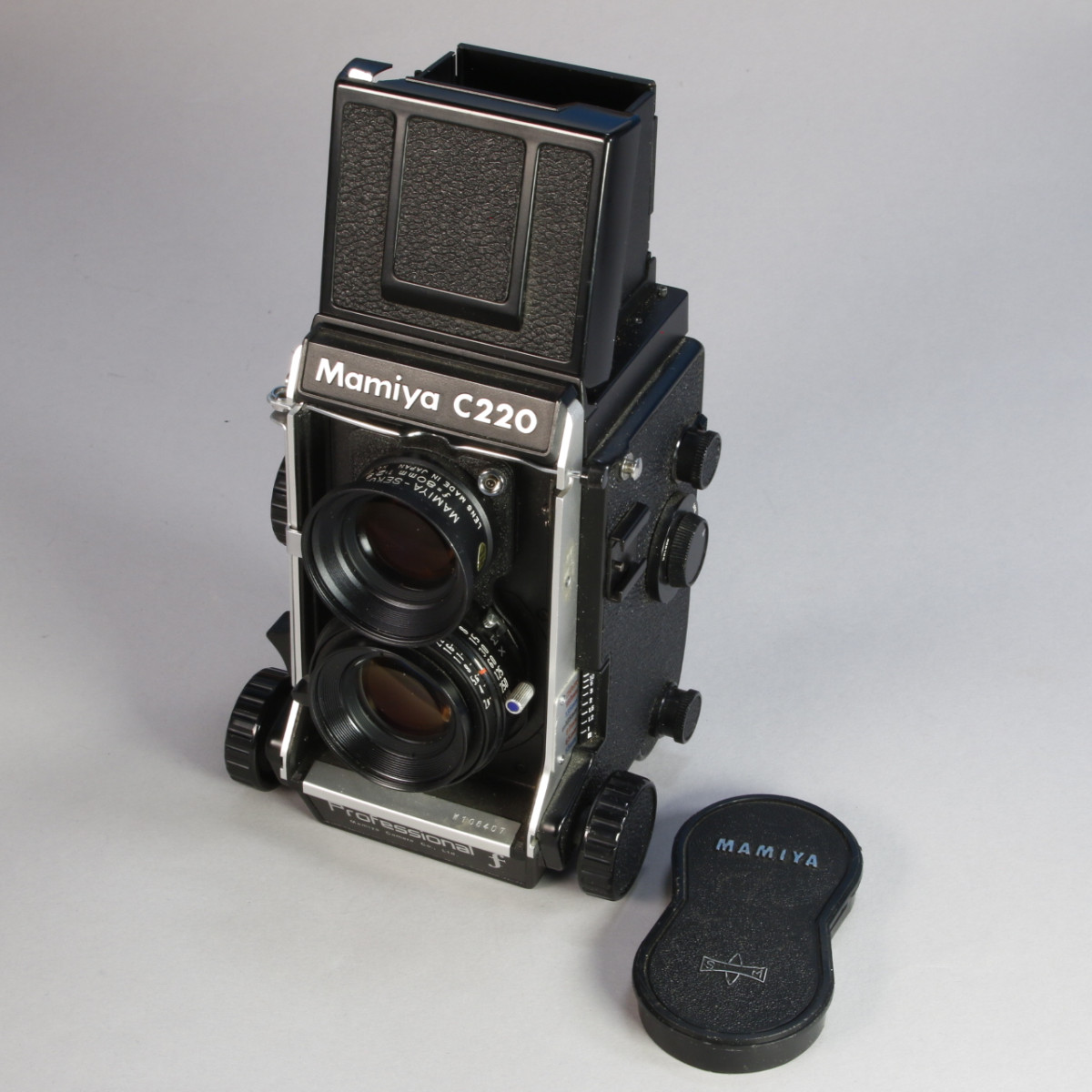 MAMIYA C220 PROFESSIONAL 1:2.8 f＝80mm NEAR MINT] Mamiya C220 Professional TLR Camera + KOMINAR