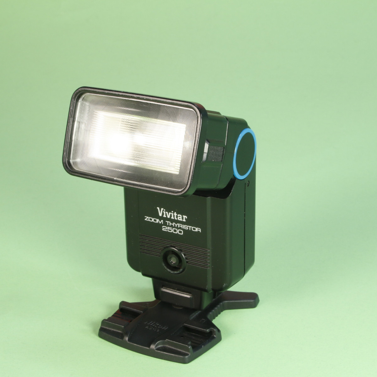 Vivitar Zoom Thyristor 2500 Flash