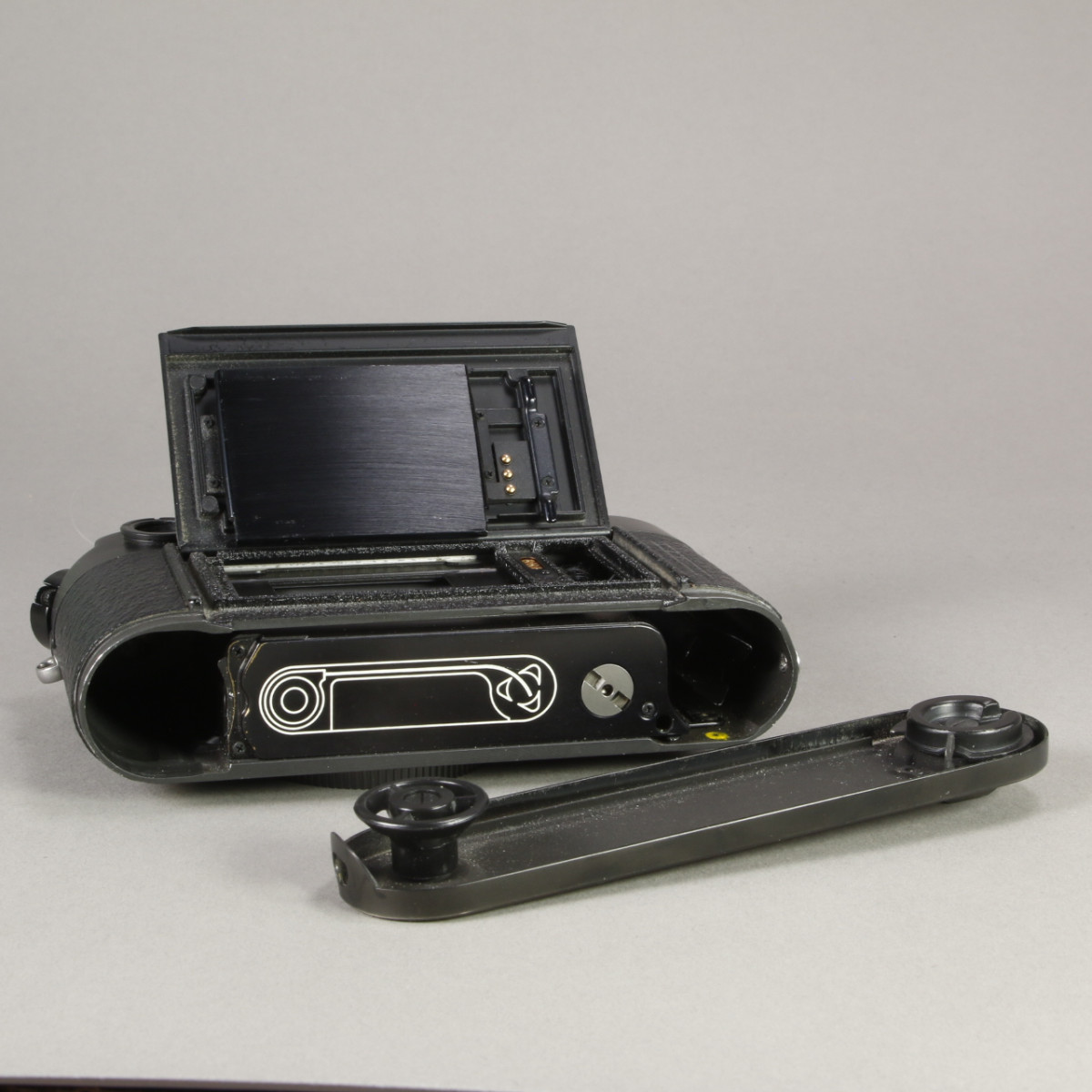 Leica M6 Classic Camera - Black Chrome