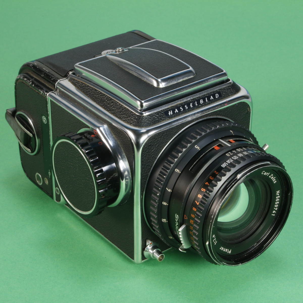 Hasselblad 500 C/M Camera with 80mm f2.8 Planar C Lens and