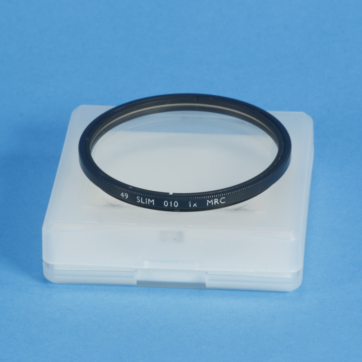 B+W UV-Haze Slim MRC Filter - 49mm