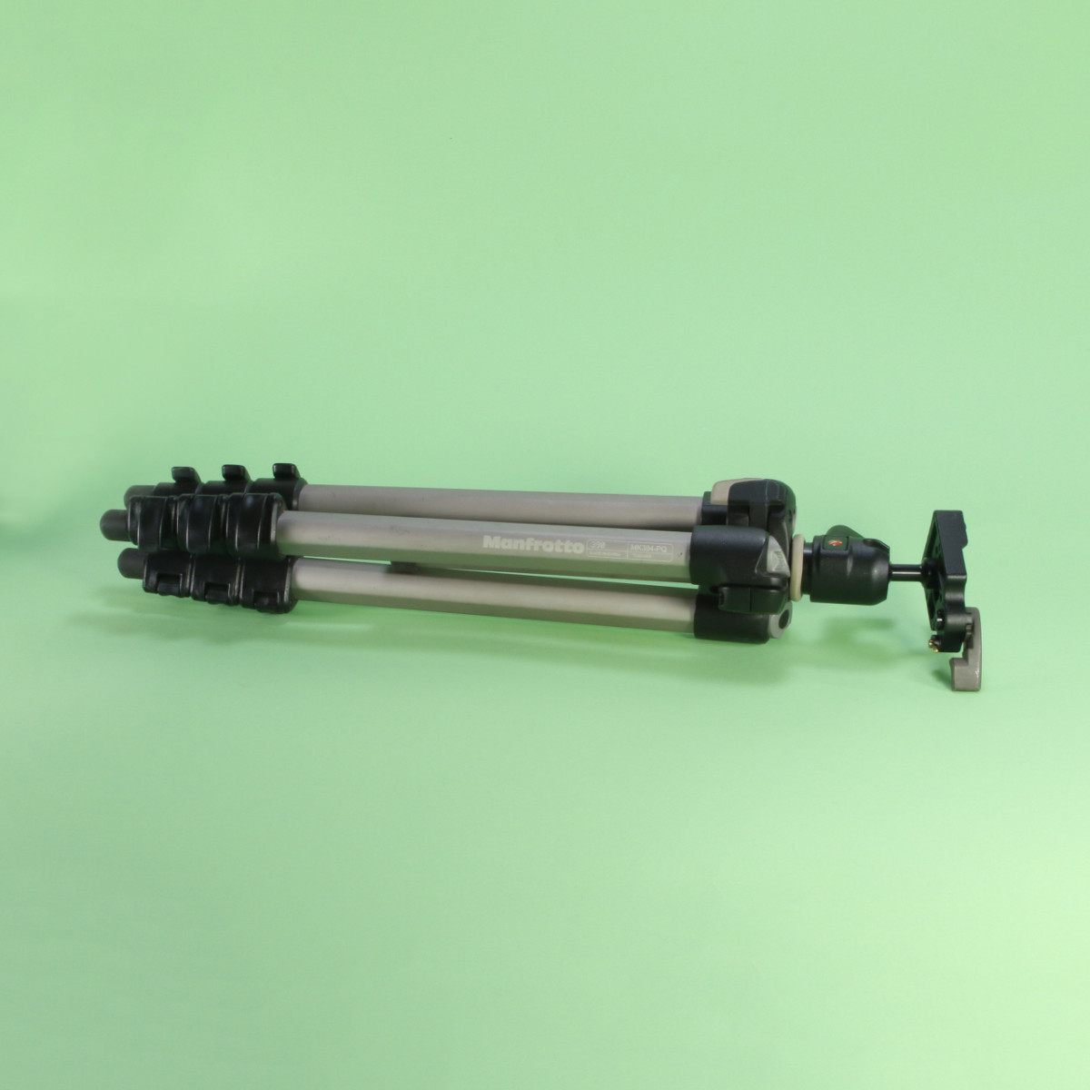 Manfrotto 390 Tripod