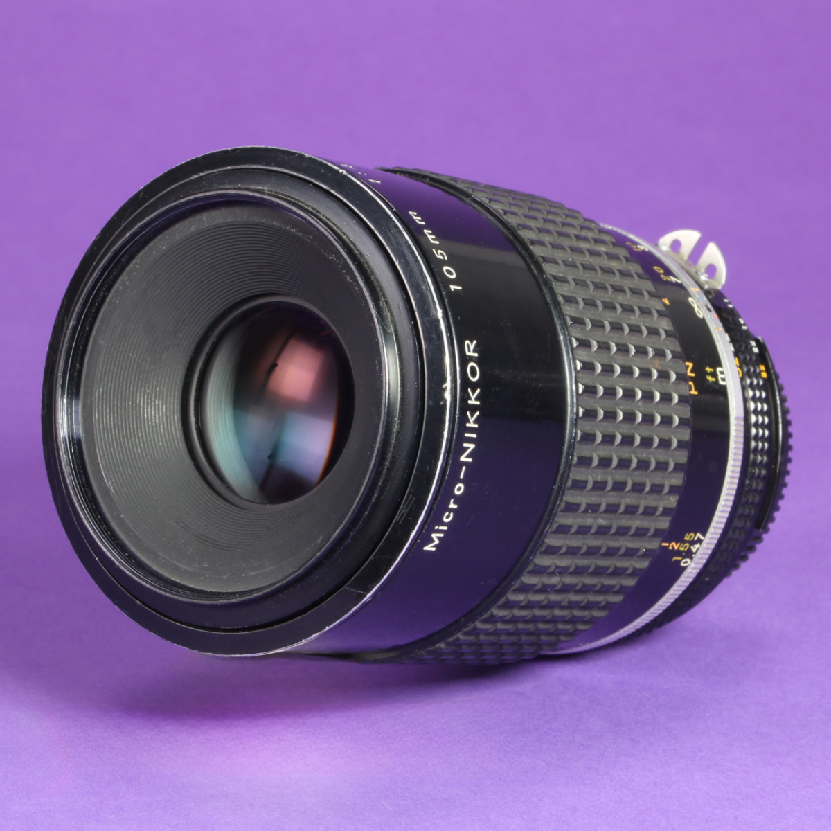 Nikon 105mm f4 Micro-Nikkor AIS Lens