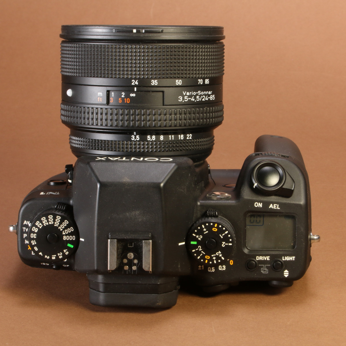 【未使用】Contax N1 +Vario-Sonnar 24-85mm Contax N1 with Zeiss 24-85mm f/3.5-4.5 Lens and Flash – Film