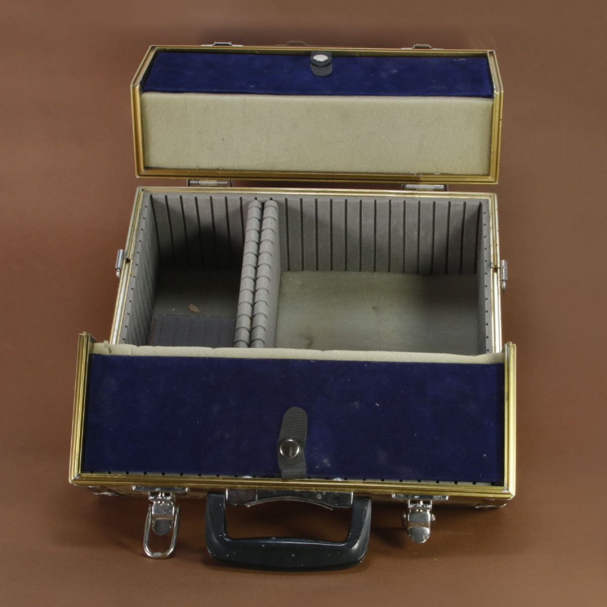 Dauphin Hard Case