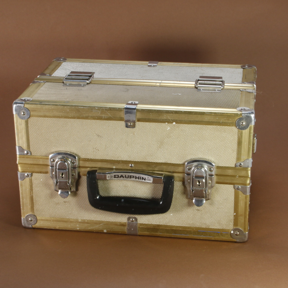 Dauphin Hard Case