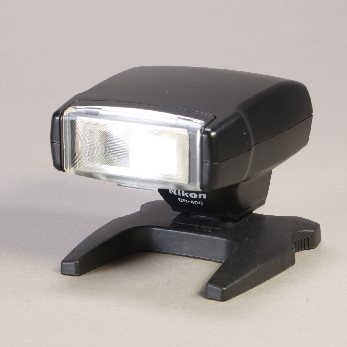 Nikon Speedlight SB-400 Flash