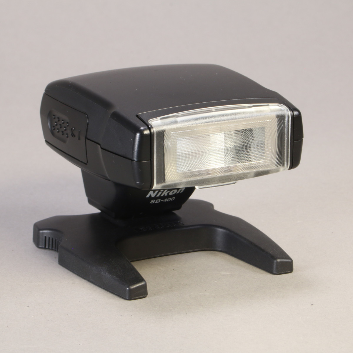 Nikon Speedlight SB-400 Flash