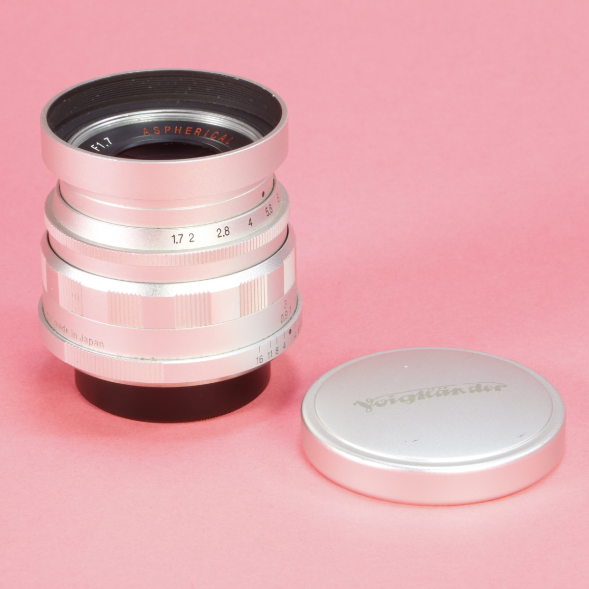 ULTRON 35mm F1.7 Aspherical  Leica ライカ Voigtländer Ultron 35mm f/1.7 Leica Thread Mount Lens Review