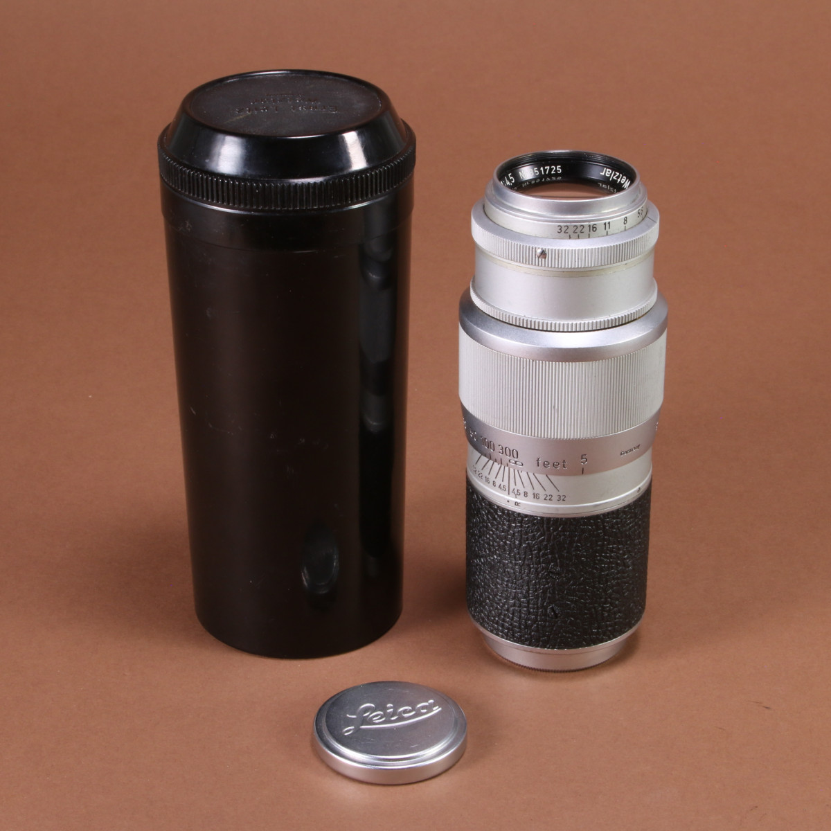 Leica 13.5cm f4.5 Hektor Lens for M39 with Bakelite Case