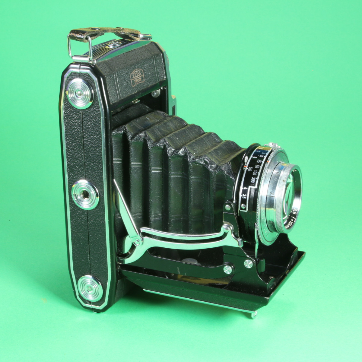 ◆ ZEISS IKON ツァイスイコン IKONTA 524/2 Mess-Ikonta 524/2 - Camera-wiki.org - The free camera