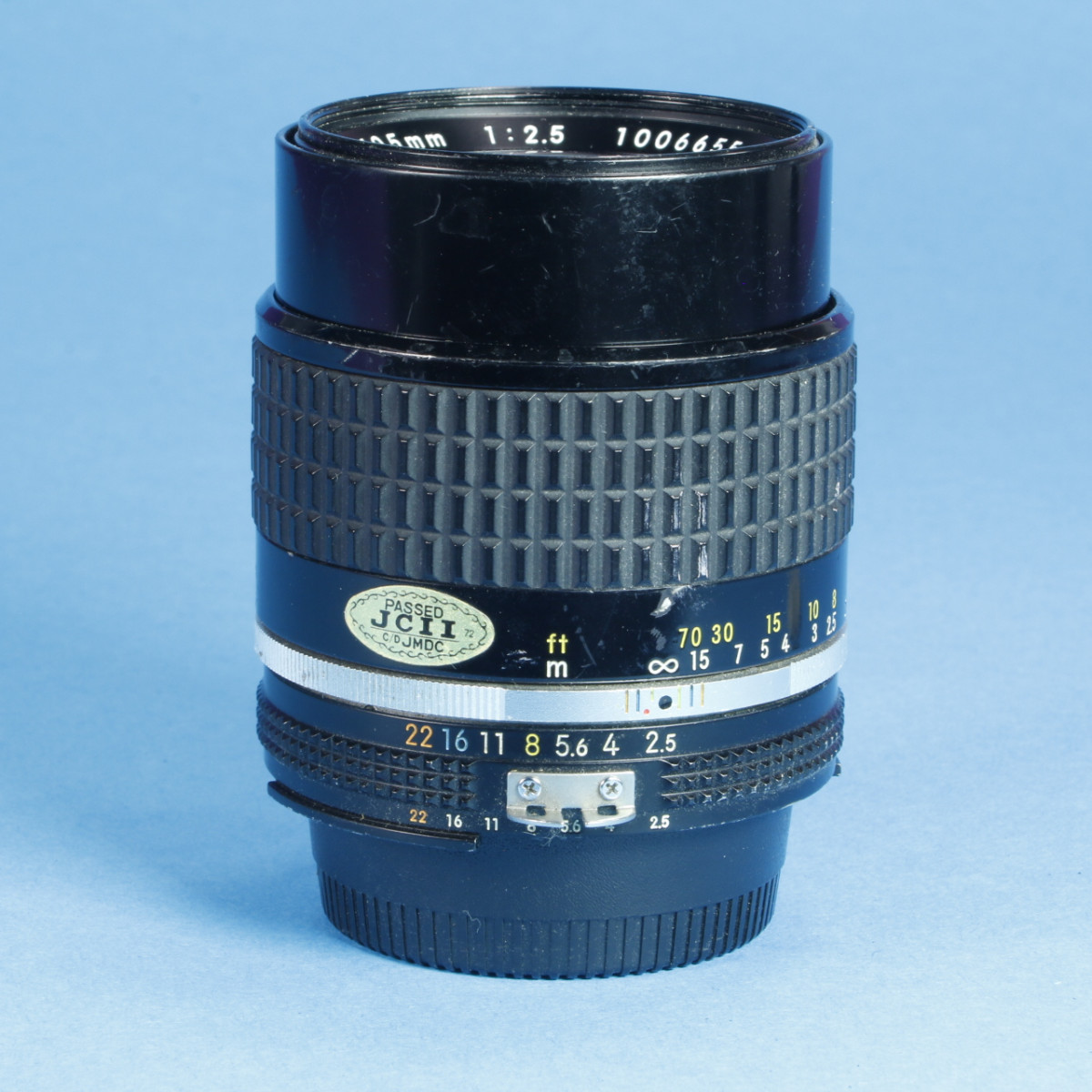Nikon 105mm f2.5 Nikkor AIS Lens