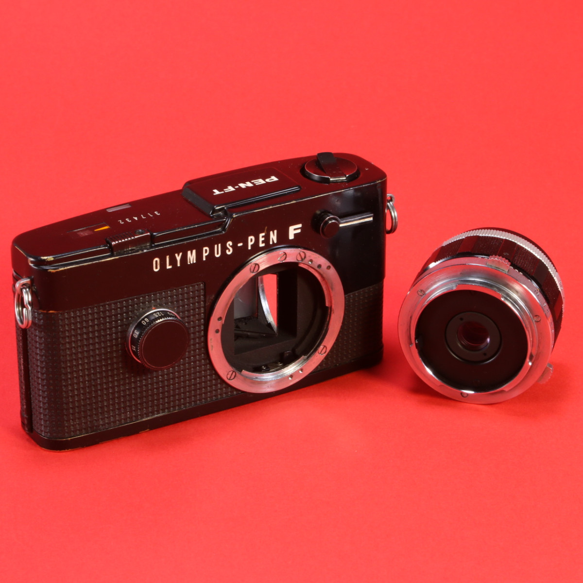 Urth Lens Mount Adapter: M39 Lens to Leica M Camera Body (50-75mm)