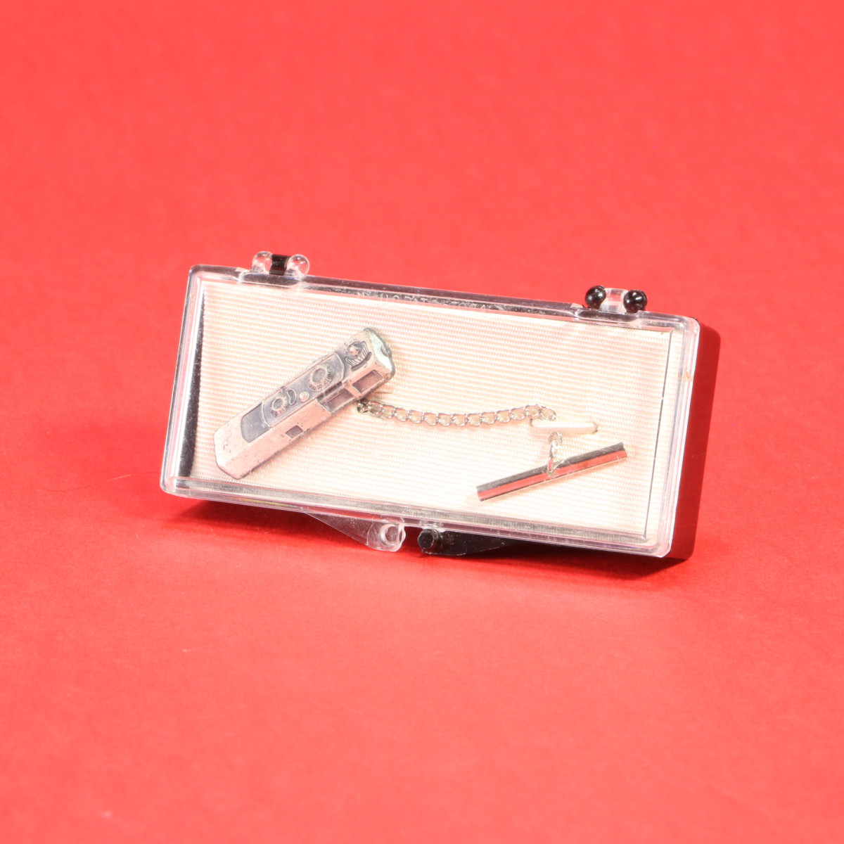 Minox B Tie Pin with Chain