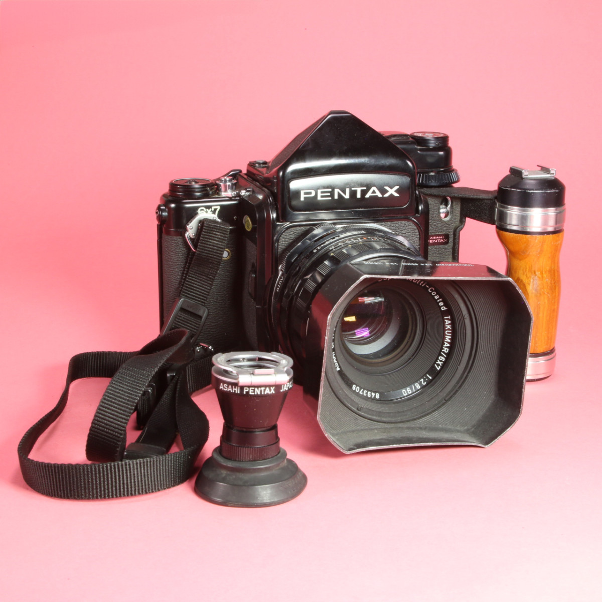 Shop : Buy Pentax 67 Camera Kit With 90mm F2.8 Lens and Grip 