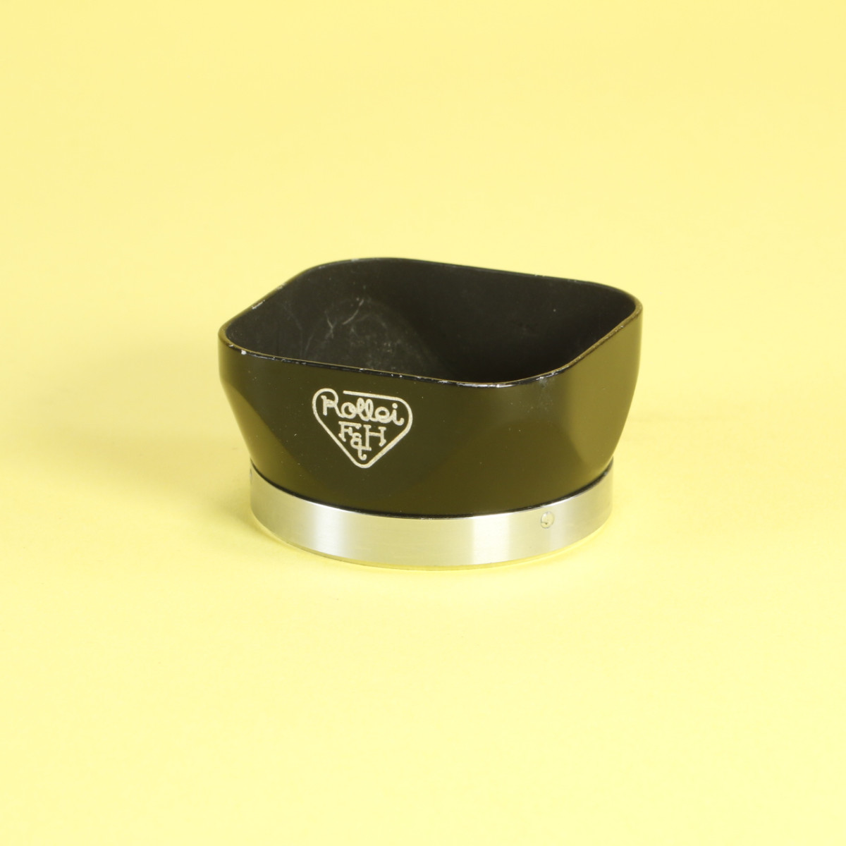 Rollei TLR Lens Hood - Bay I