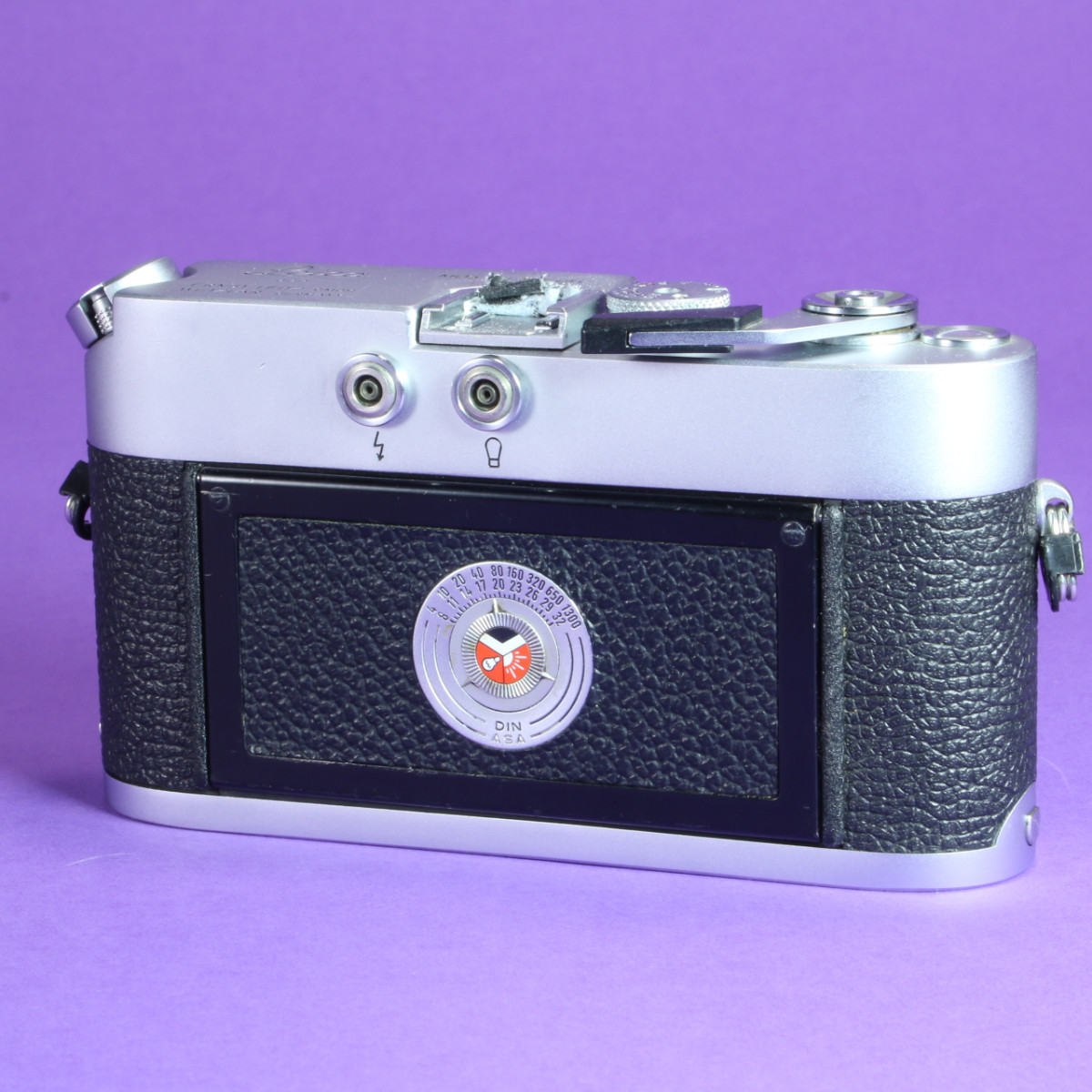 Leica MDa Camera Kit with Voigtlander 12mm f5.6 Ultra Wide-Heliar Lens