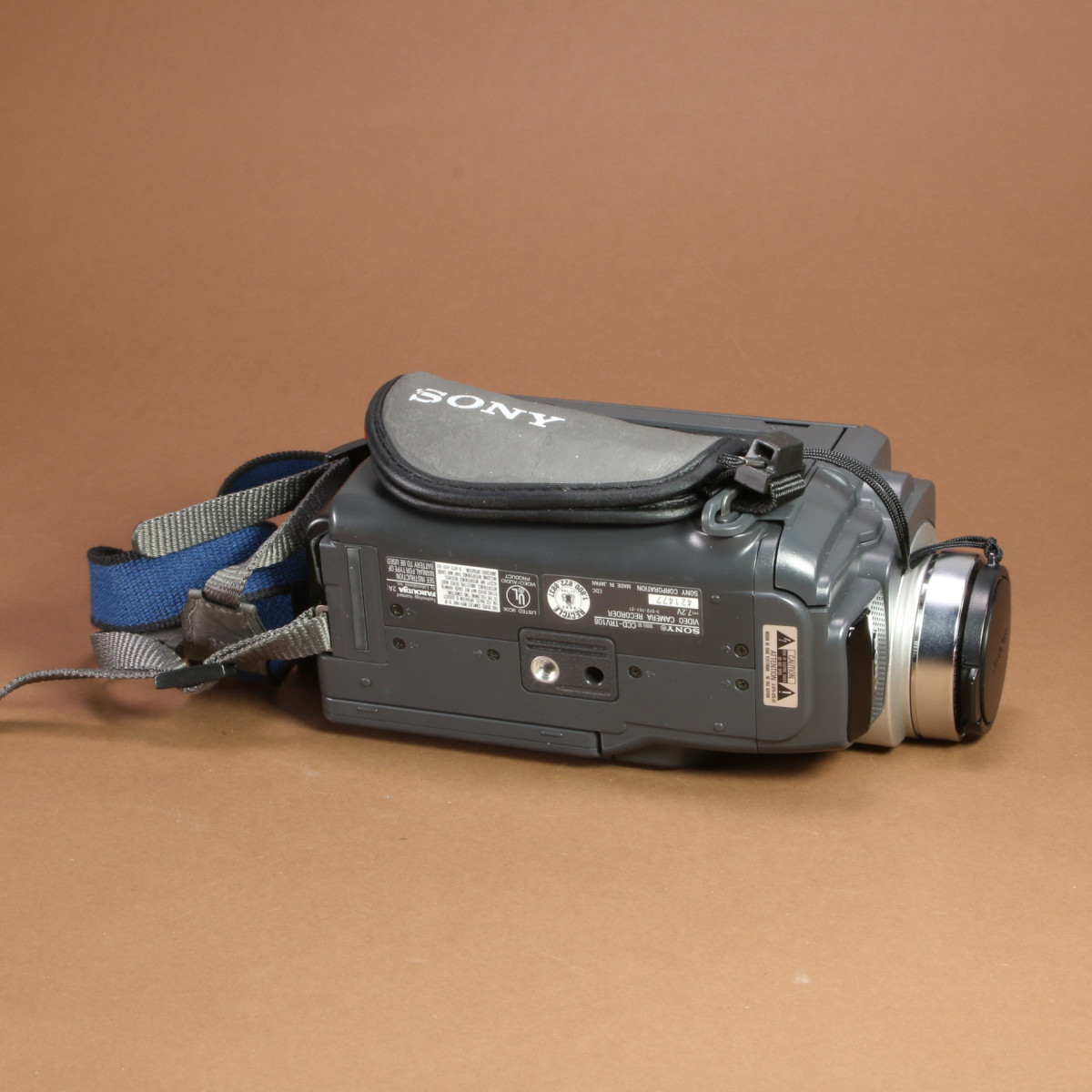 Sony CCD-TRV108 Handycam Vision Hi8 Camcorder