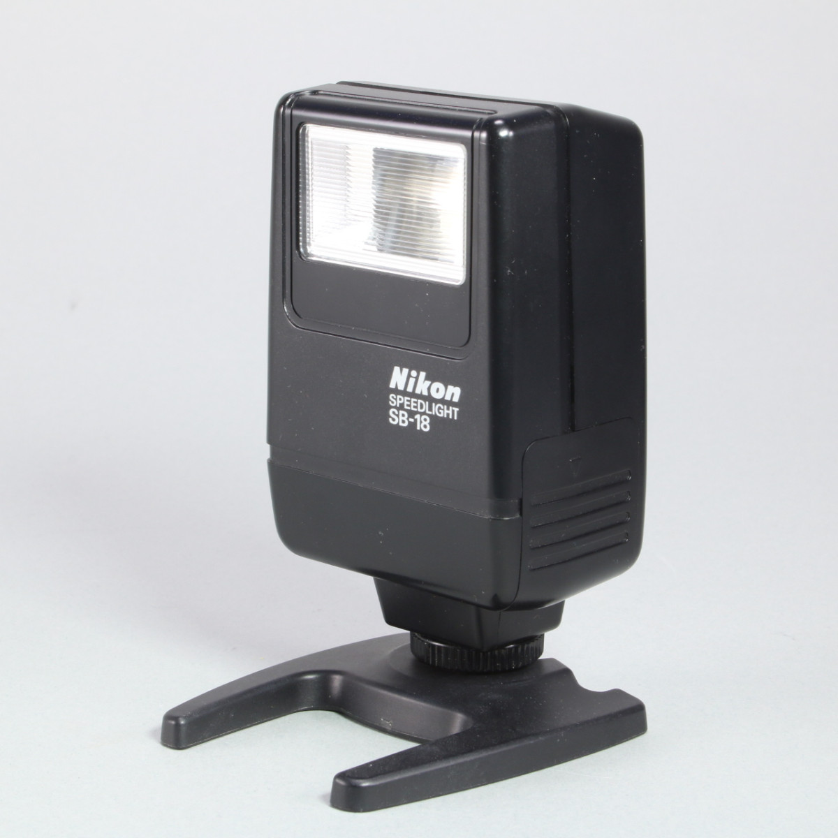 Nikon Speedlight SB-18 Flash