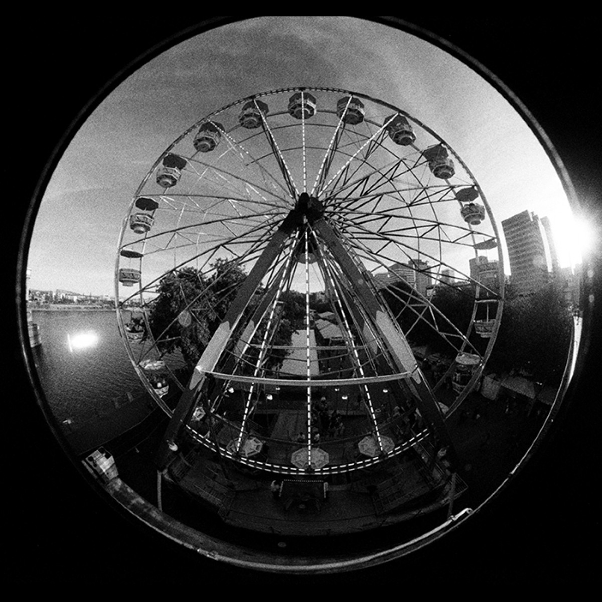 Nikon 8mm f2.8 Fisheye-Nikkor AI Lens