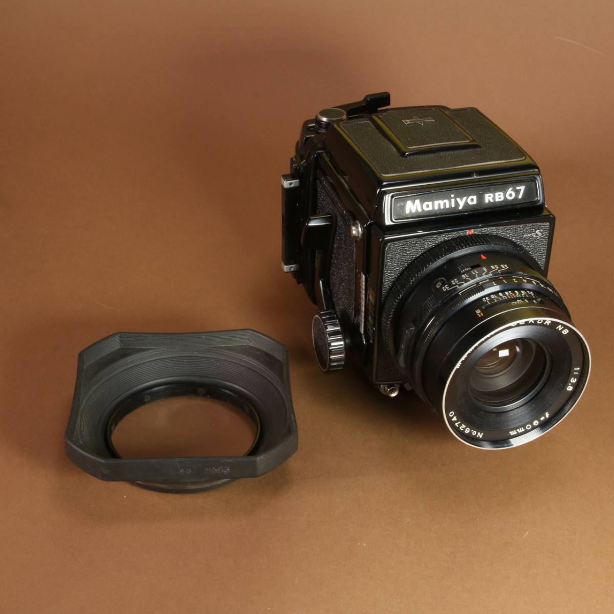 Mamiya RB67 Pro S 90mm f3.8 レンズ付き Mamiya RB67 Pro S Camera with 90mm f3.8 Lens and 120 Back