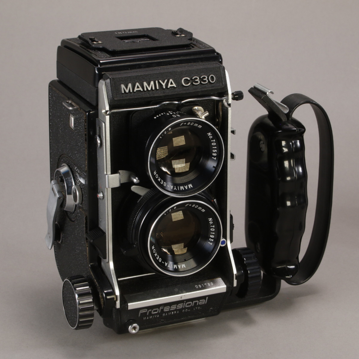 Mamiya C330 Camera with 80mm f2.8 Lens | Blue Moon Camera