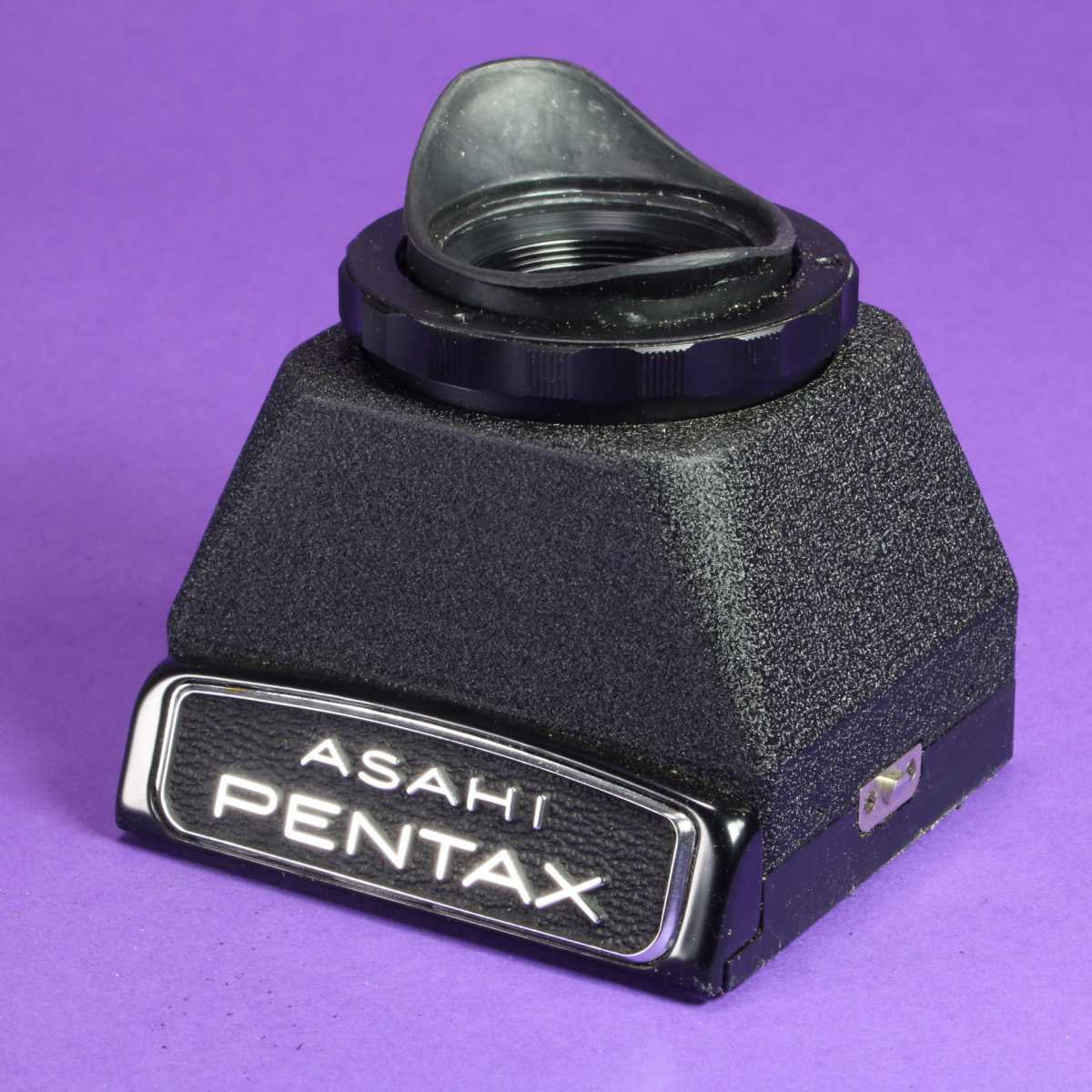 Pentax 6x7 Rigid Magnifying Hood