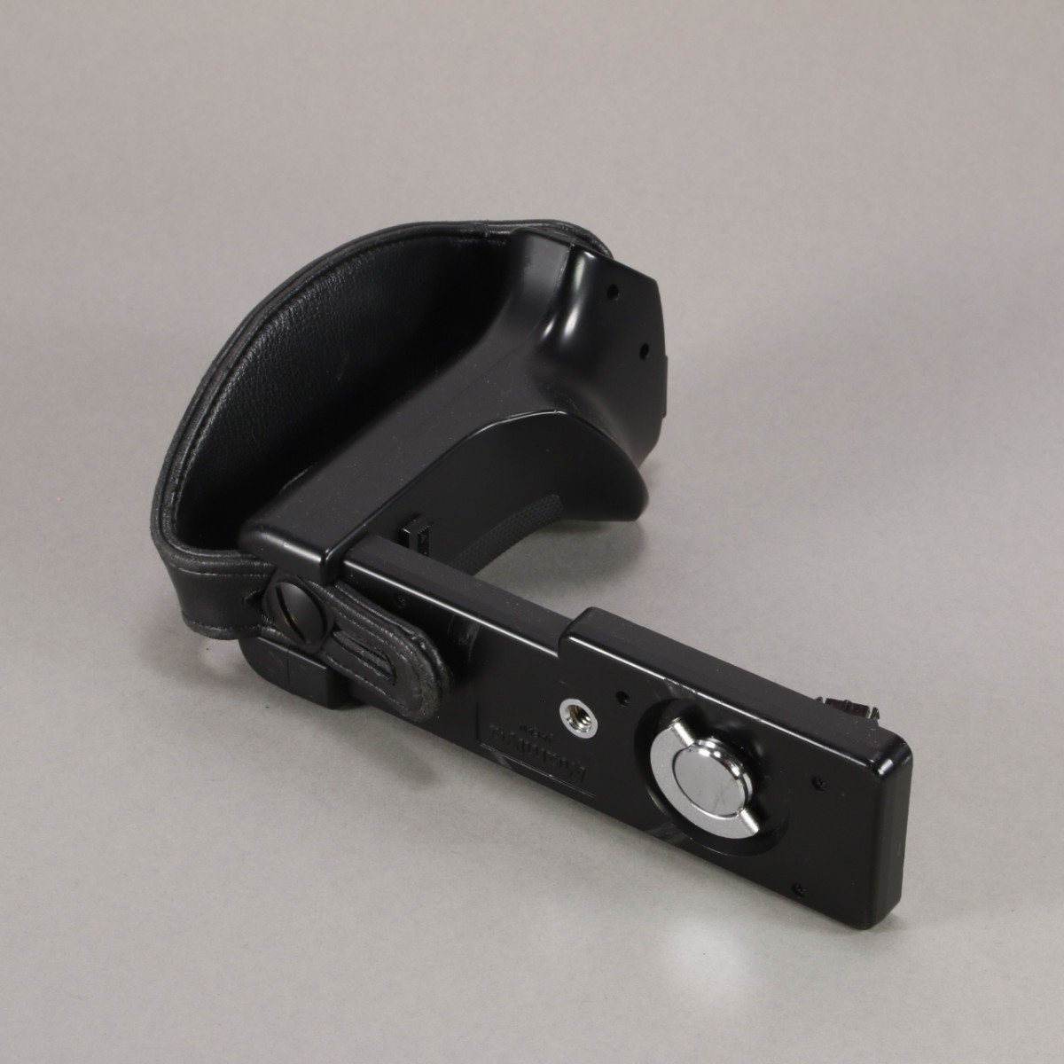 Mamiya L-Grip Holder for RZ67 | Blue Moon Camera