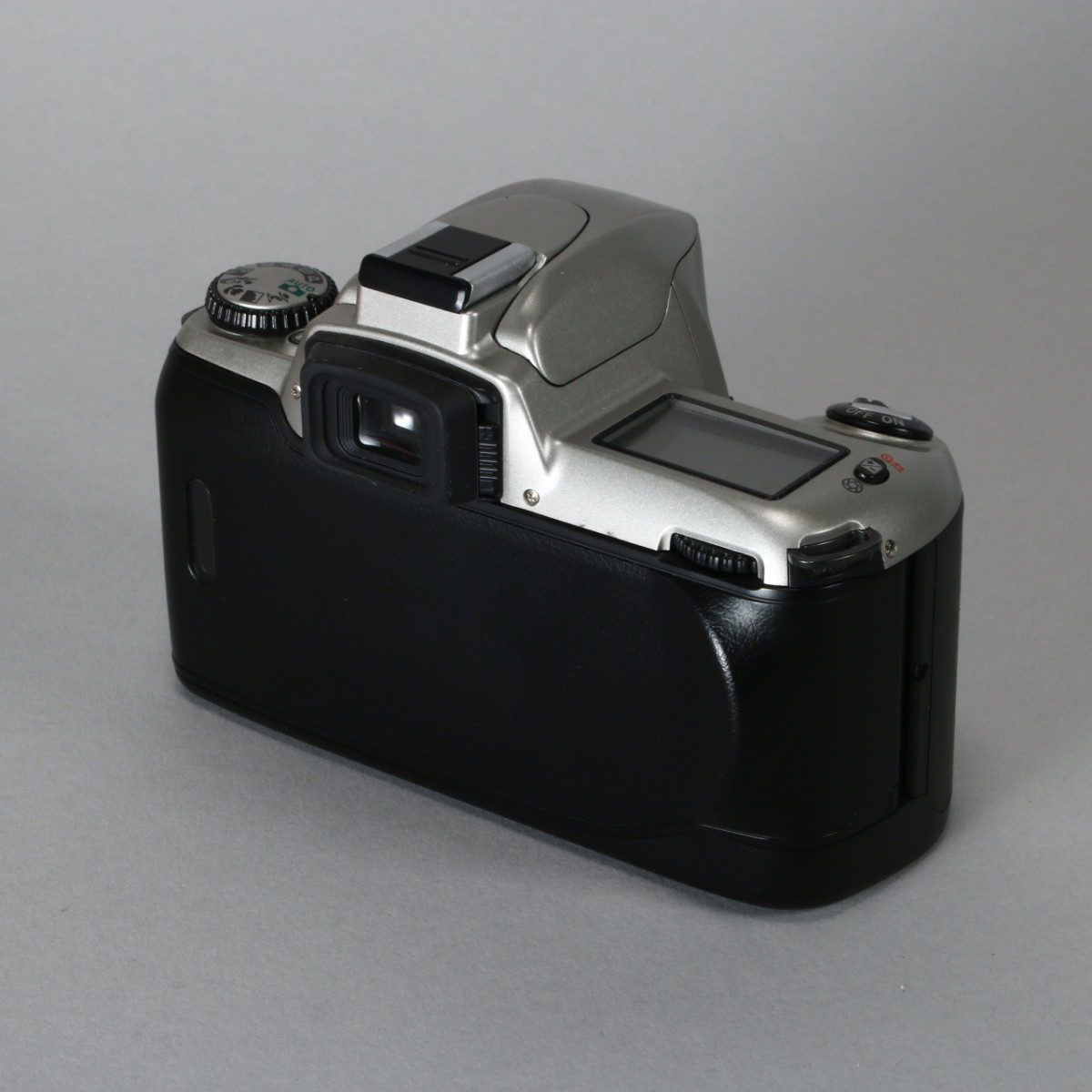 Nikon N65 Camera