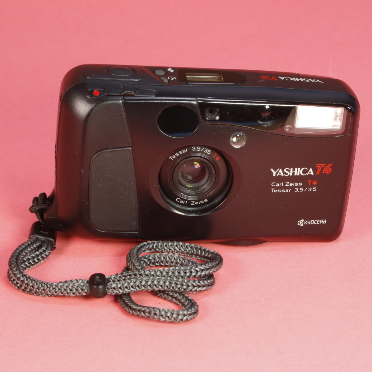 フィルムカメラ Yashica T4 Zoom Carl Zeiss T* 28-70mm 🇯🇵【Almost Unused】 Kyocera T Zoom Yashica T4 Point