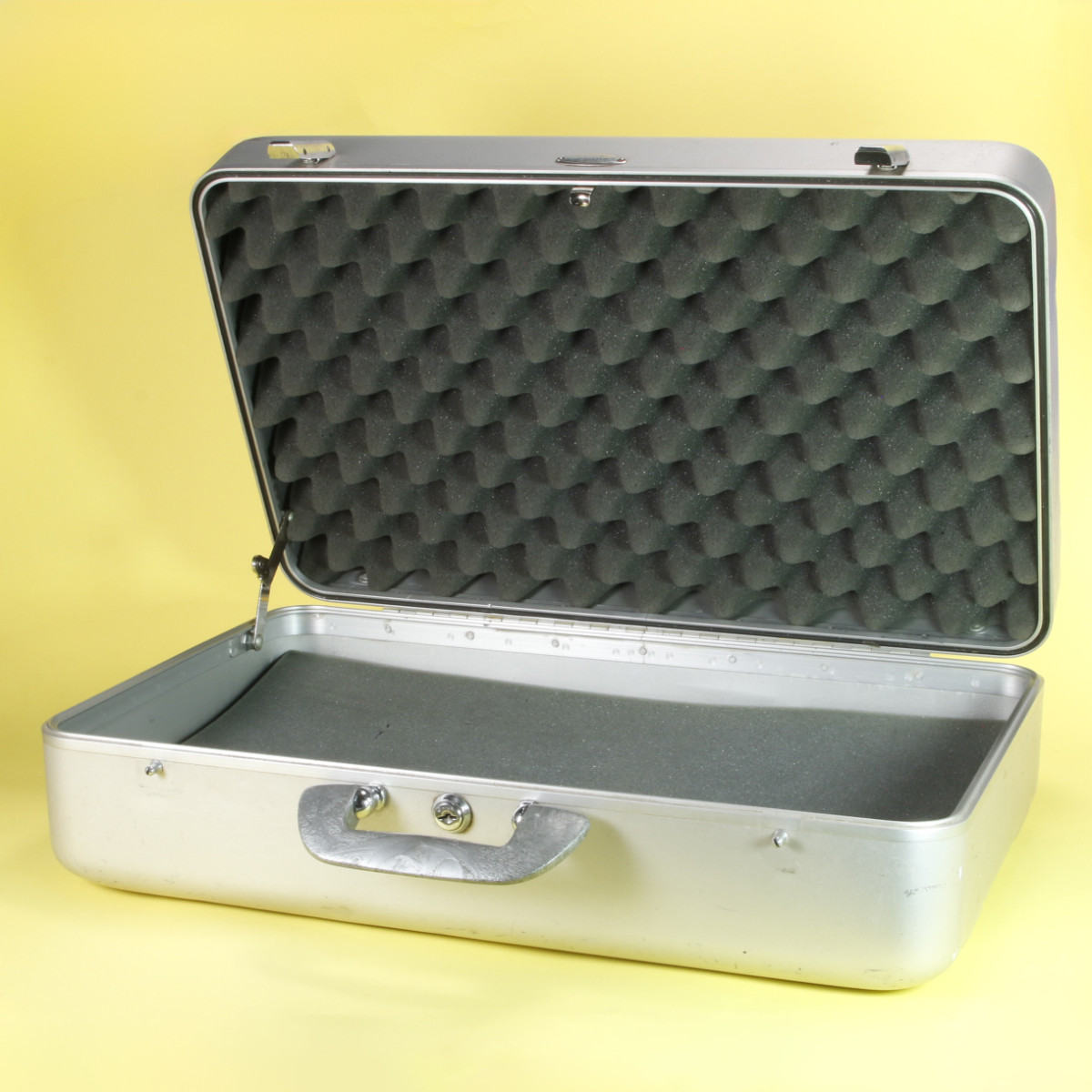 Halliburton Reg BB Aluminum Hard Case