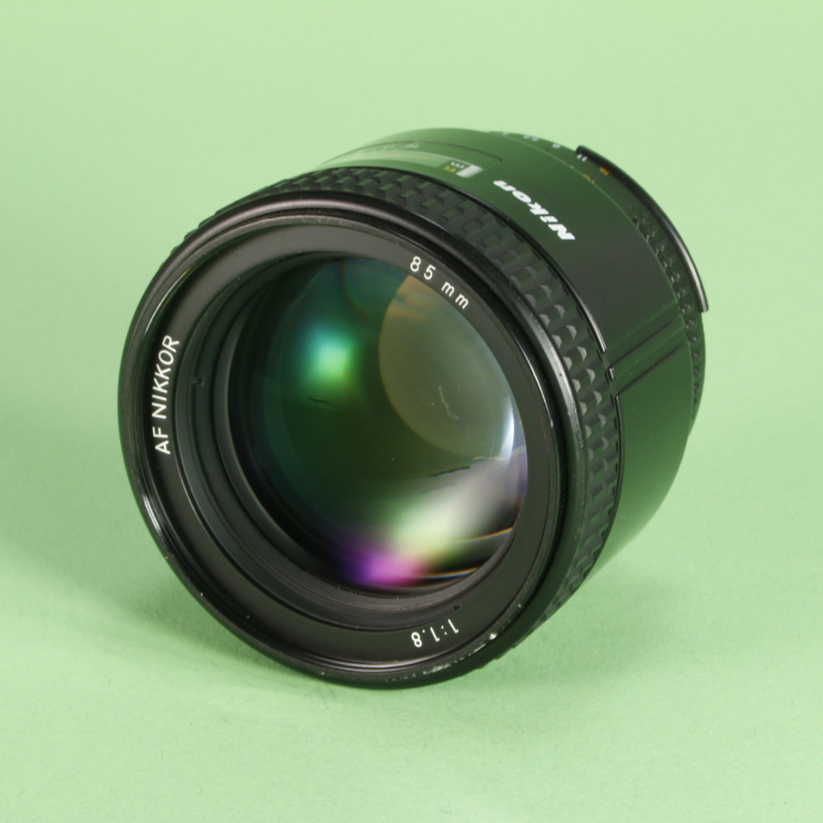 Nikon AF Nikkor 85mm f/1.8D | DSLR Lenses | Nikon USA