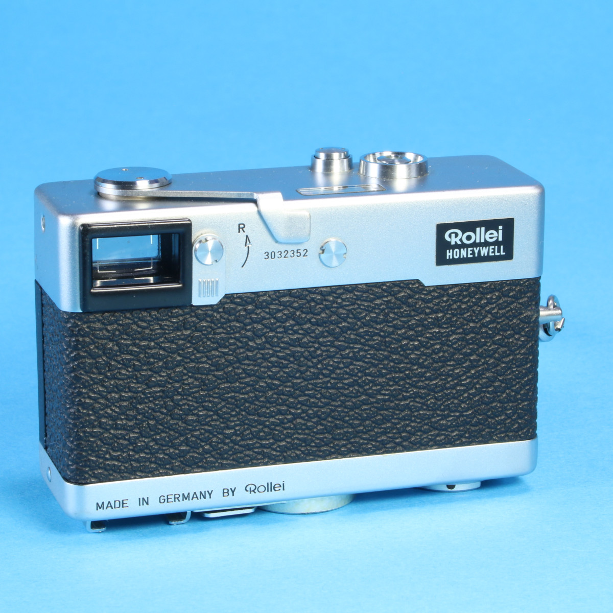 ローライRollei C35 / MADE IN GERMANY A Compact Classic - Rollei 35 - Alexander Mailänder