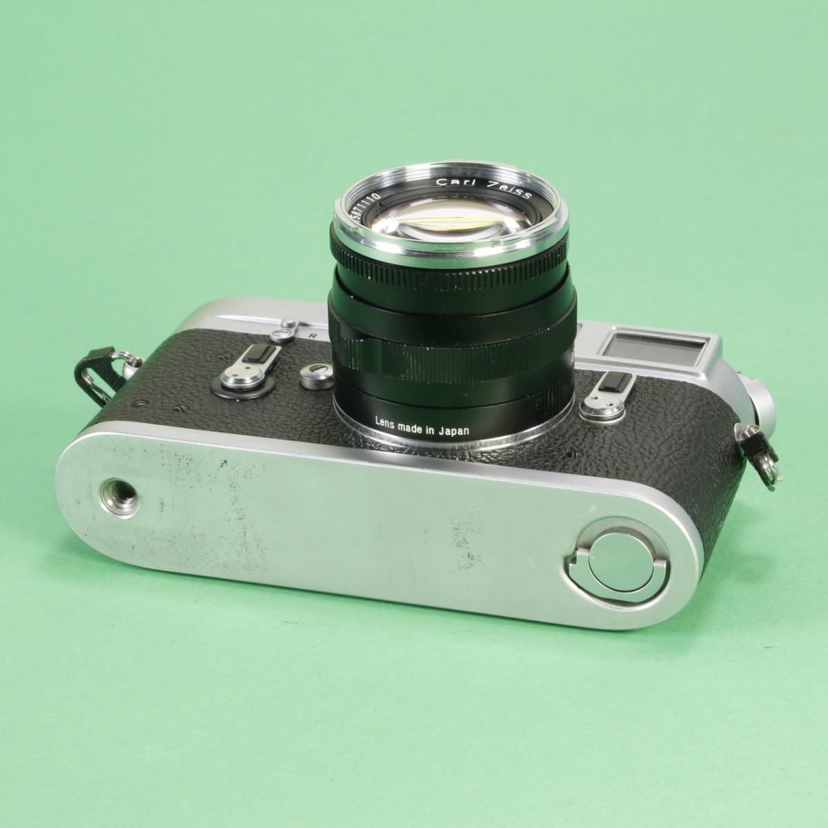 Leica M4-P と ZEISS Planner 50mm Leica M4-P と ZEISS Planner 50mm（ライカM4を持ってメルボルン