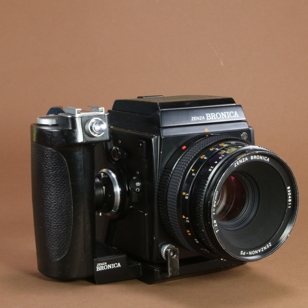 Bronica SQ-A Camera with 80mm f2.8 Zenzanon-PS Lens | Blue Bronica SQ-A Camera with 80mm f2.8 Zenzanon-PS Lens | Blue