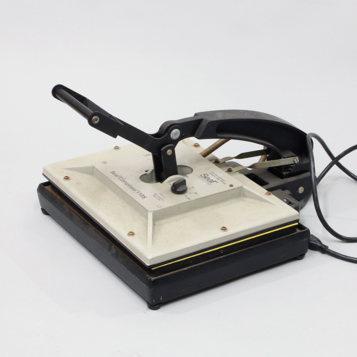 Seal 110s Compress 12x15'' Dry Mounting Press