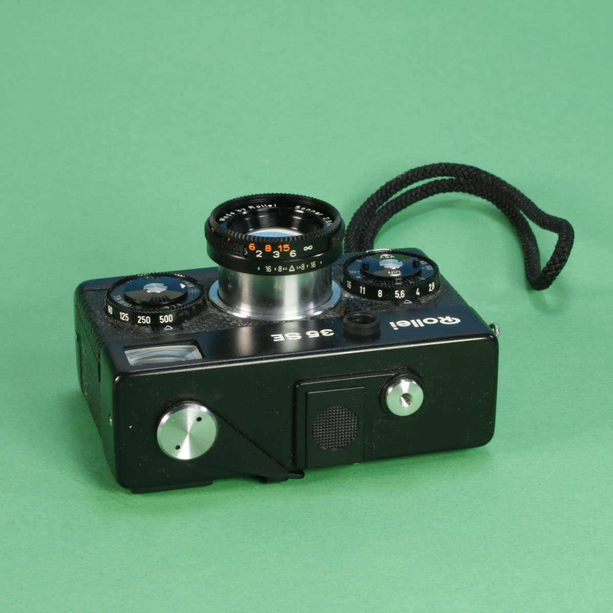 Rollei 35 SE フィルムカメラ Rollei 35 SE レビュー｜クラシカルなのに高性能。手のひら