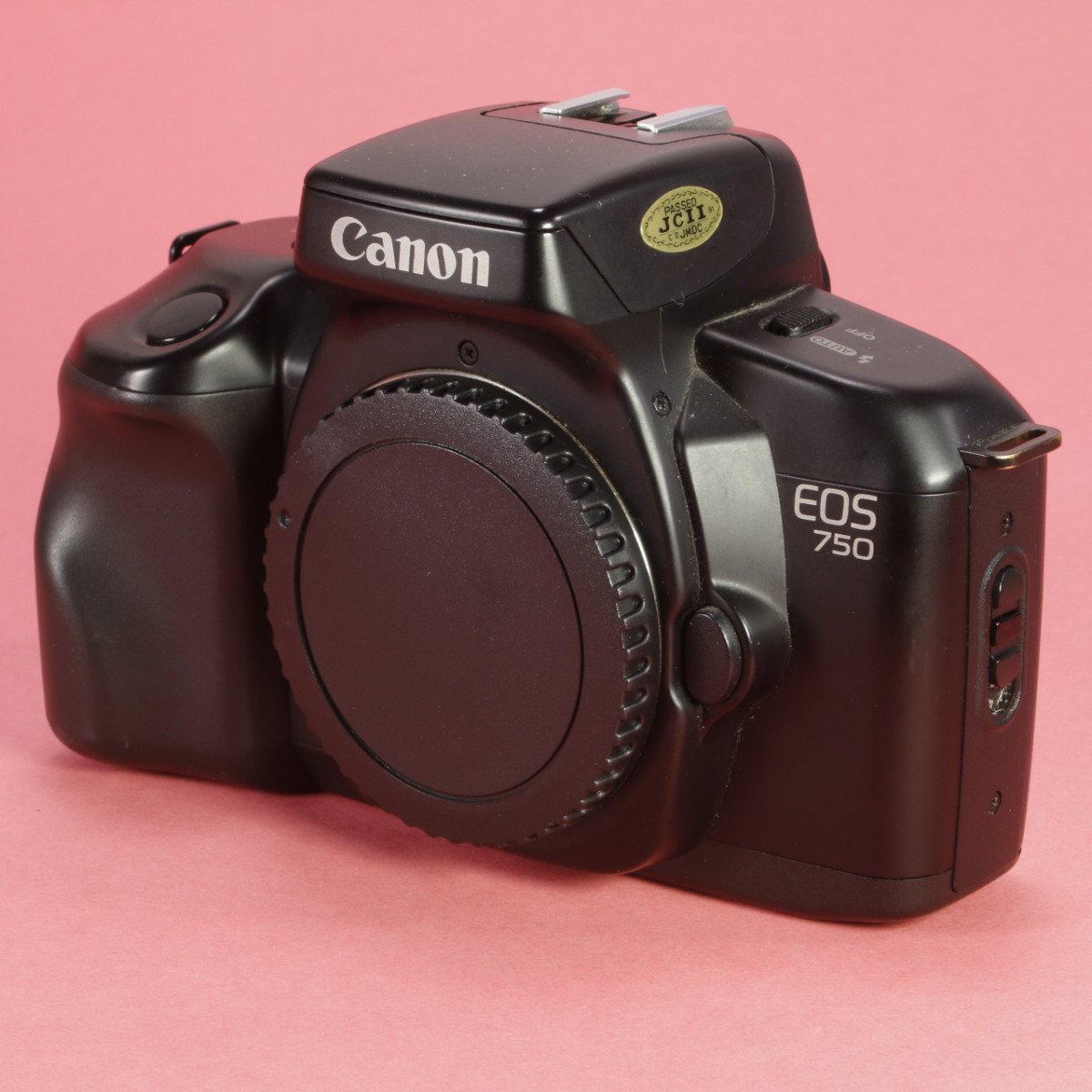 Canon EOS 750 Camera