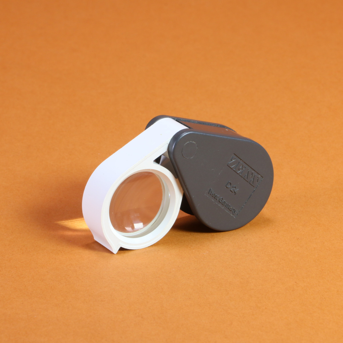 Zeiss D24 6x Pocket Magnifier Loupe