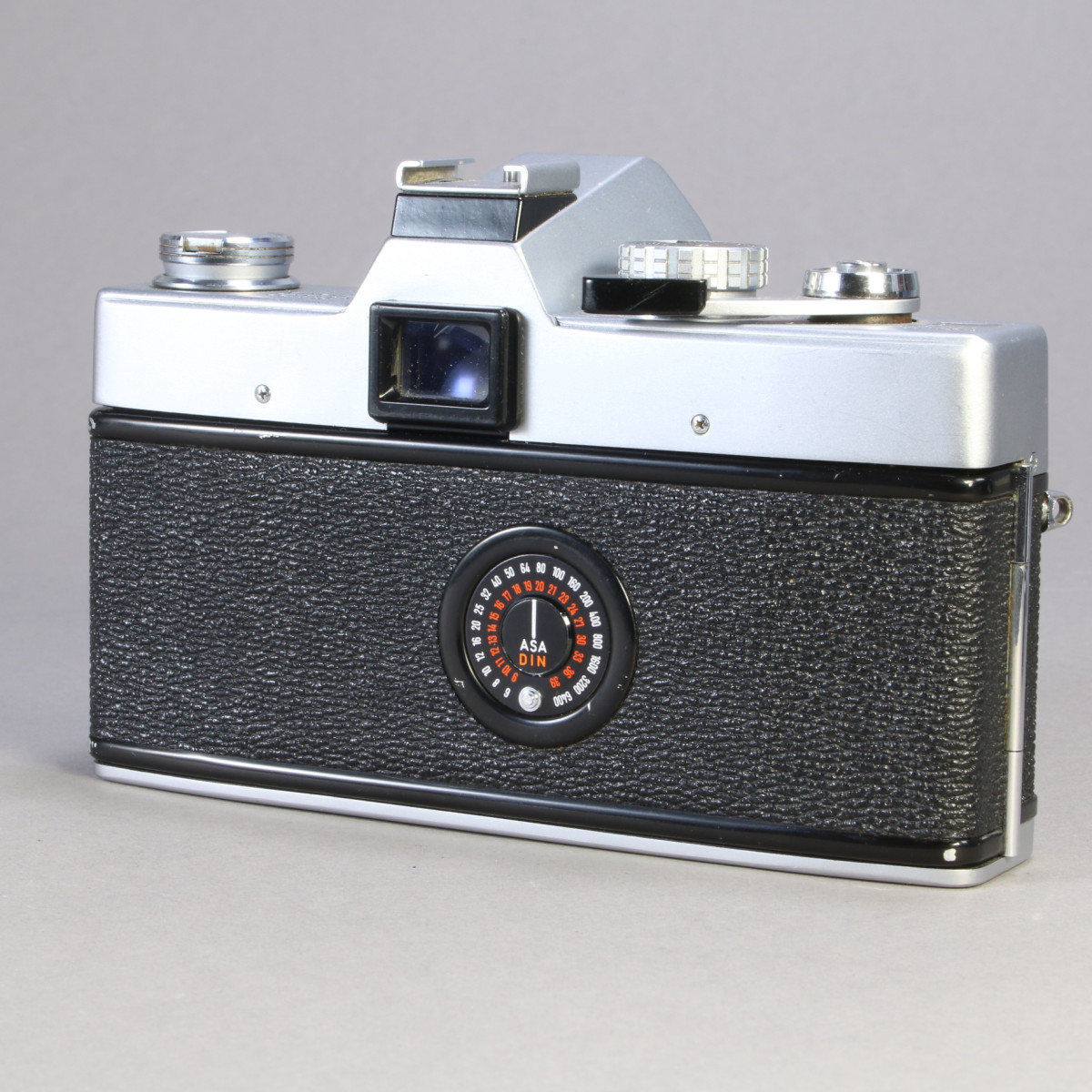 Minolta SRT 101 Camera