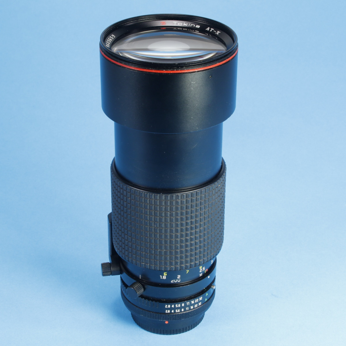Tokina 80-200mm f2.8 AT-X Telephoto Lens for Canon FD | Blue