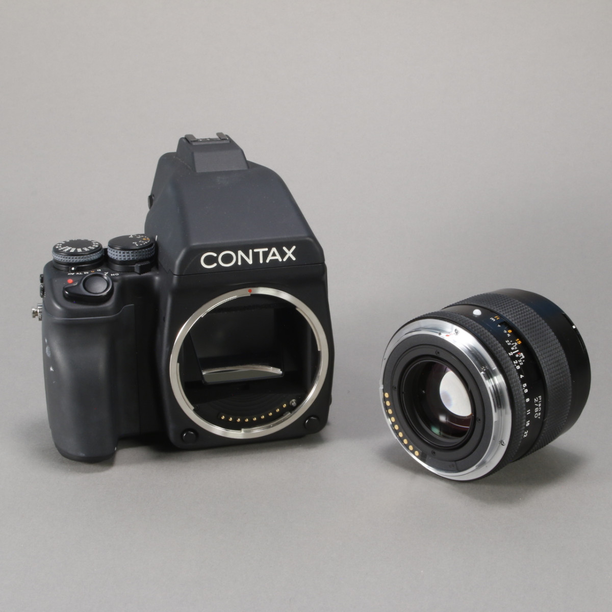 Contax 645 Camera with 80mm f2 Planar Lens