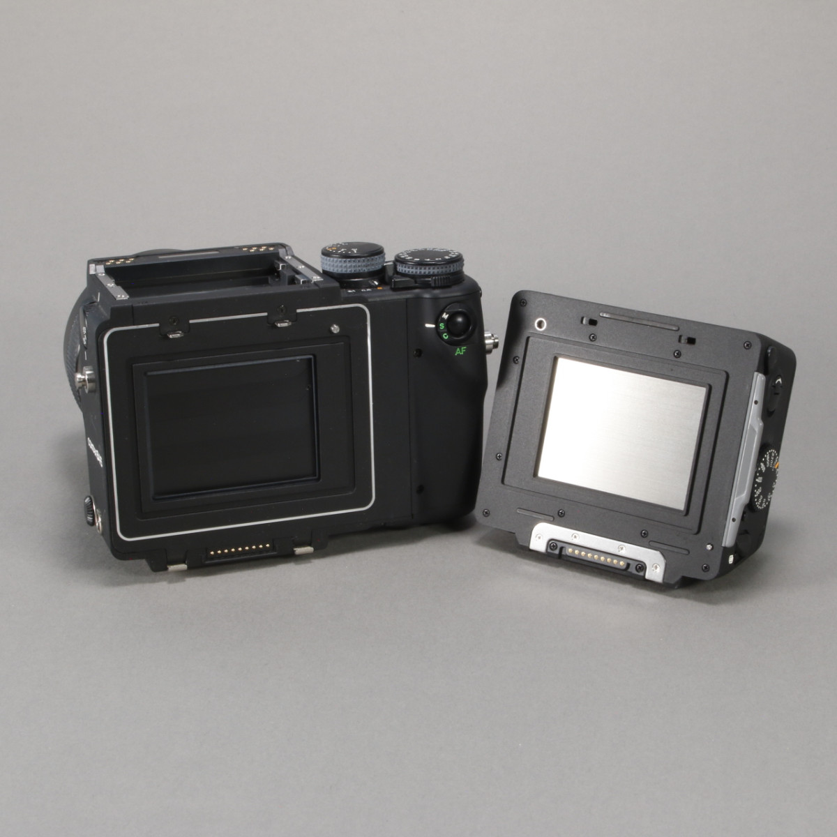 Contax 645 Camera with 80mm f2 Planar Lens