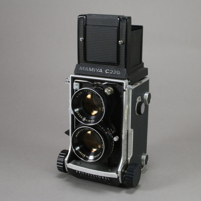 Mamiya C220 Professional Camera Kit with 80mm f2.8 Lens